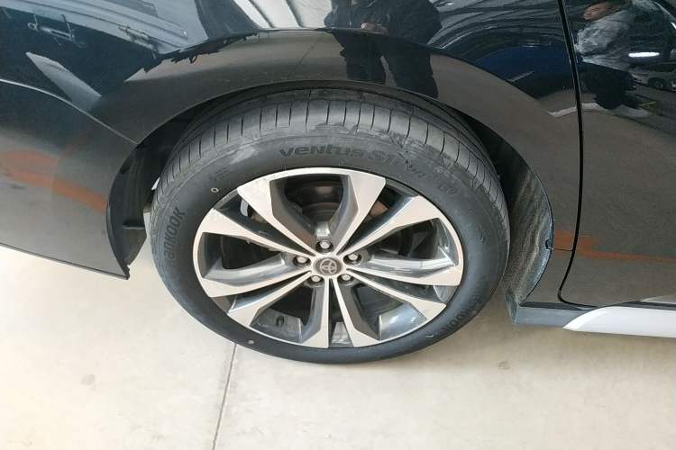 Used Toyota Granvia 2023 2.5L Hybrid Prestige PLUS Edition Exterior 5