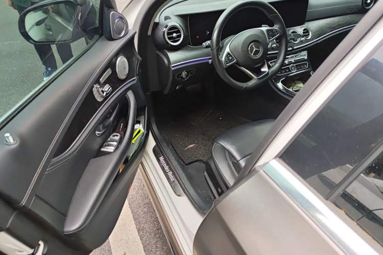 Used Mercedes-Benz E-Class 2016 E 300 L Sporty and Stylish Model
