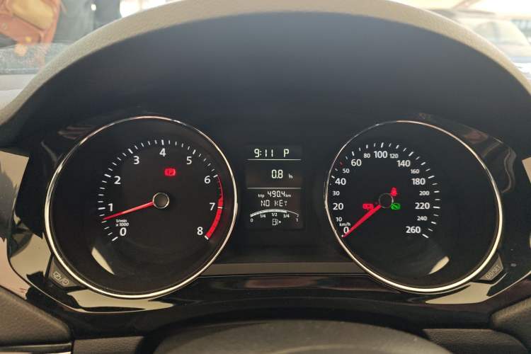 Used Volkswagen Sagitar 2017 1.6L Automatic Comfort Model Odometer Close Up