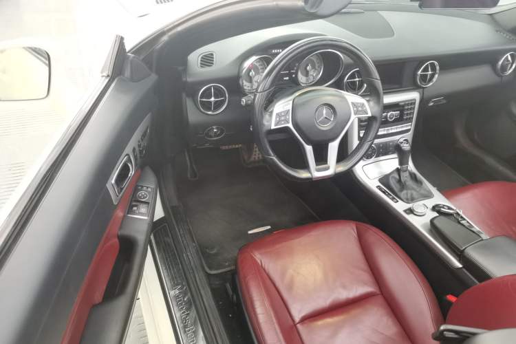 Used Mercedes-Benz SLK-Class 2011 SLK 200 Fashion Model
