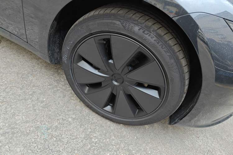 Used Tesla Model 3 2025 Model Revised Rear-Wheel-Drive Version
