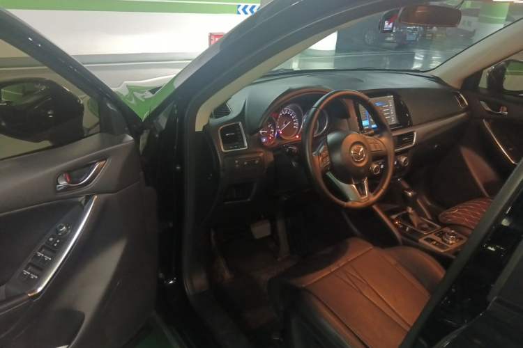 Used Mazda CX-5 2015 2.0L Automatic Two-Wheel Drive Urban Version
