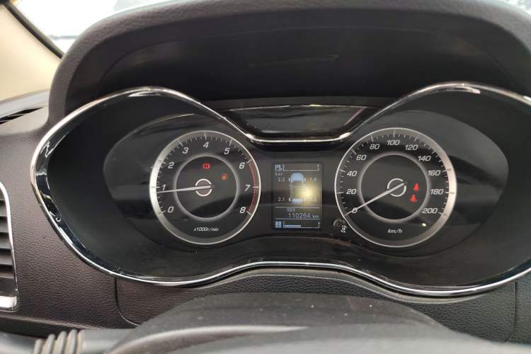 Used Baojun 560 2015 1.8L manual luxury version