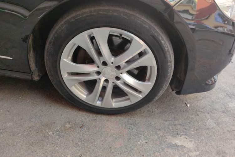 Used Mercedes-Benz E-Class 2010 E 300 L Fashion Model