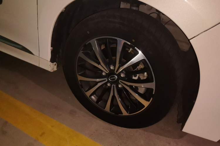 Used GAC Trumpchi M8 2021 Lingxiu Series 390T Deluxe Edition Right Front Wheel Hub