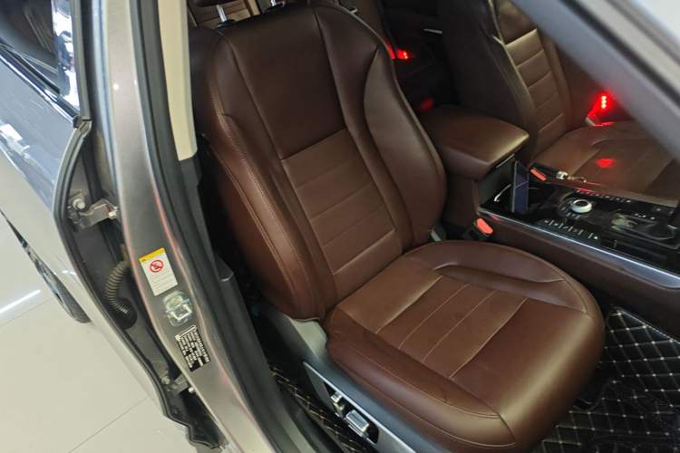 Used Wey VV7 2017 2.0T Flagship Model
