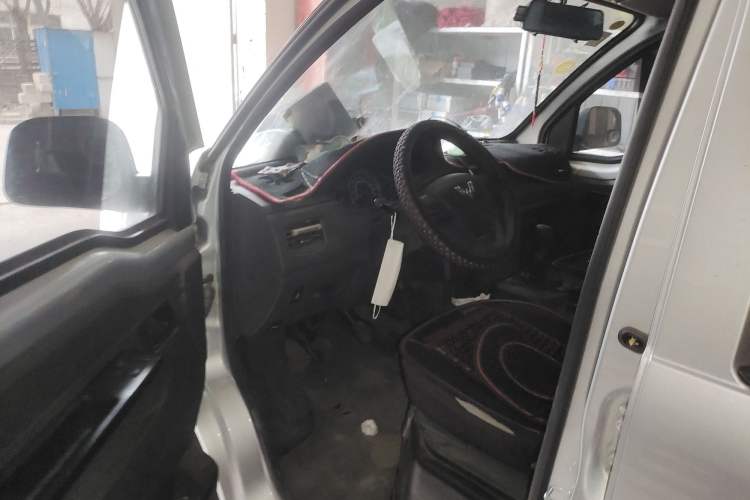 Used Wuling Rongguang New Truck 2019 1.5L Double-Cab L3C Driver Seat