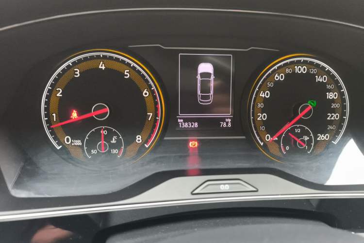 Used Volkswagen Passat 2019 330TSI Elite Edition China VI Odometer Close Up