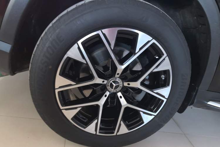 Used Mercedes-Benz GLC 2023 Facelift GLC 260 L 4MATIC Dynamic Version 5 Seats