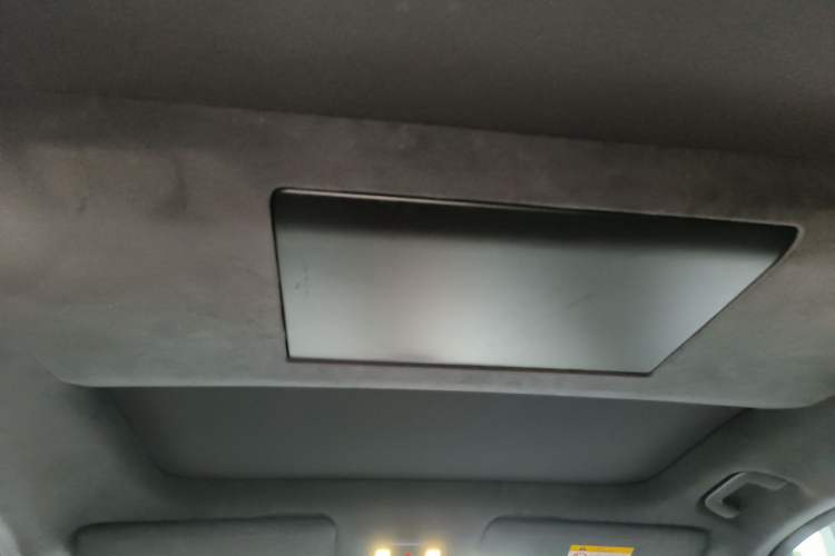 Used ONVO Luxeed L90 2025 Model—Max Six-Seater Version Headliner