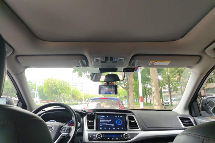 Used Toyota Highlander 2018 2.0T Four-Wheel Drive Prestige Version 7 Seats China VI Standard Headliner