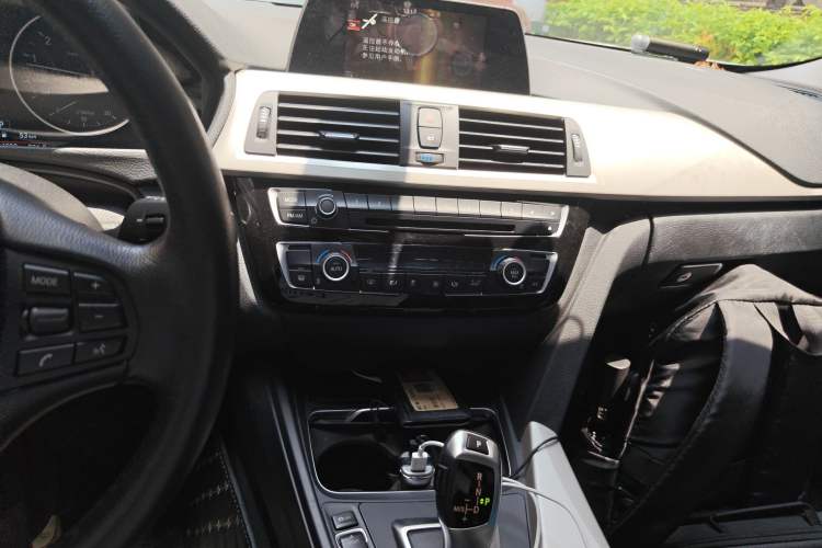 Used BMW 3 Series 2016 320i Fashion Model
