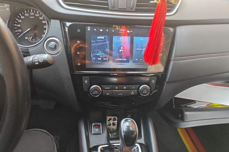 Used Nissan Qashqai 2022 2.0L CVT XV Premier Luxury Edition Audio And AC Panel