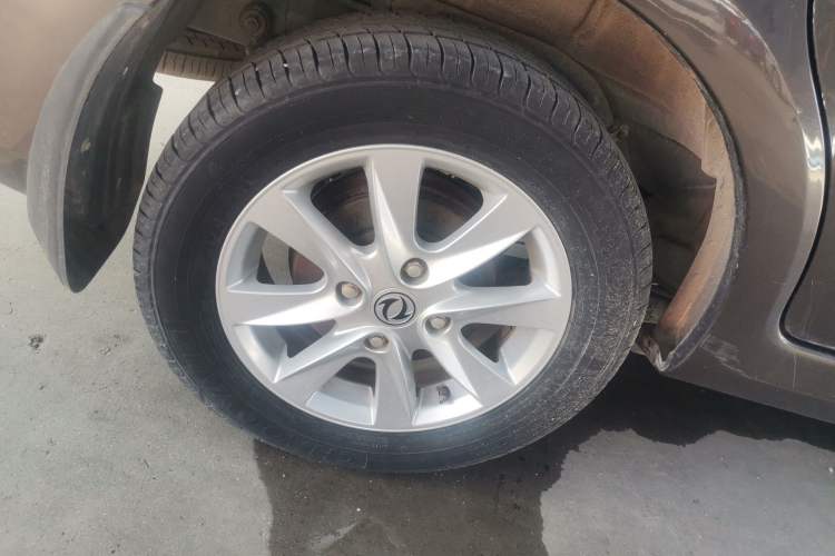 Used Dongfeng Fengon 330 2019 1.5L Manual Practical II China VI