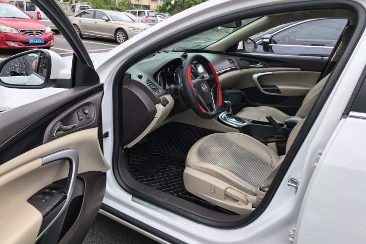 Used Buick Regal 2015 2.0L Leading Fashion Edition