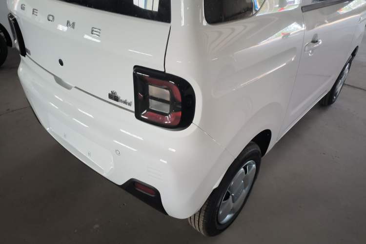 Used Geely Galaxy Panda 2024 Panda Mini 200km Endurance Bear Right Rear Taillight
