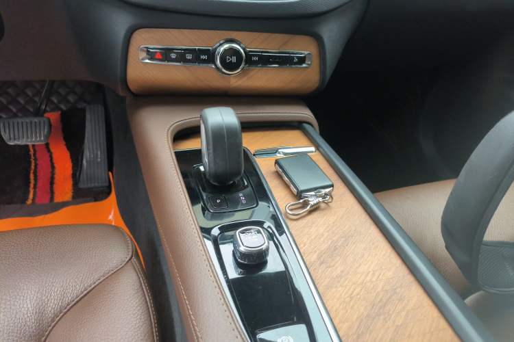 Used Volvo XC90 2022 B5 Smart Drive Luxury Edition 5 Seats
