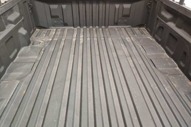 Used JAC Group T6 2022 2.0T Diesel Two-Wheel Drive Engineering Version with Long Wheelbase Trunk