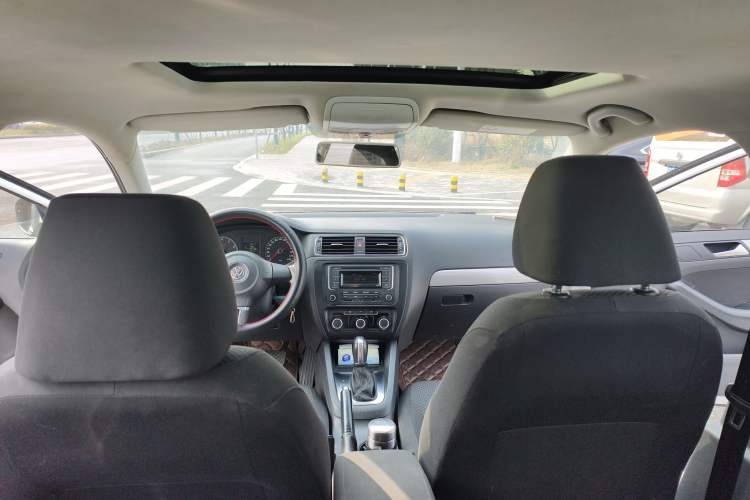 Used Volkswagen Sagitar 2014 Revised Version 1.6L Automatic Leading Edition
