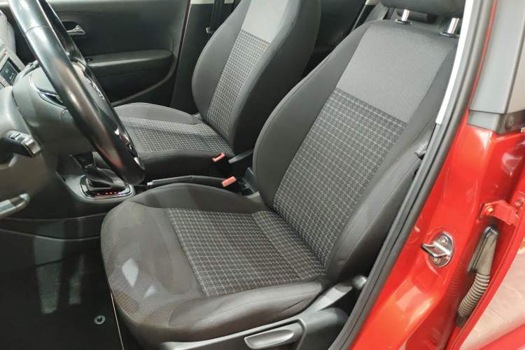 Used Volkswagen Polo 2016 1.6L Automatic Comfort Model