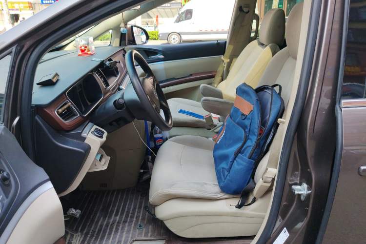 Used Buick GL8 2014 2.4L CT Luxury Business Comfort Edition
