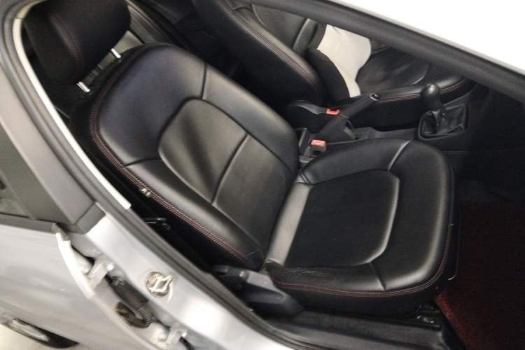 Used Volkswagen Jetta 2015 Zhuihui Edition 1.4L Manual Fashion Model
