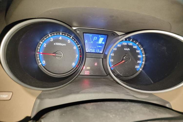Used Hyundai ix35 2012 2.0L Automatic Two-Wheel Drive Elite Edition GLS Instrument Cluster