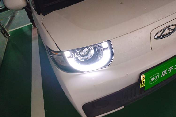 Used Chery QQ Ice Cream 2022 170km Sundae Phosphate Lithium-Ion Right Front Headlight