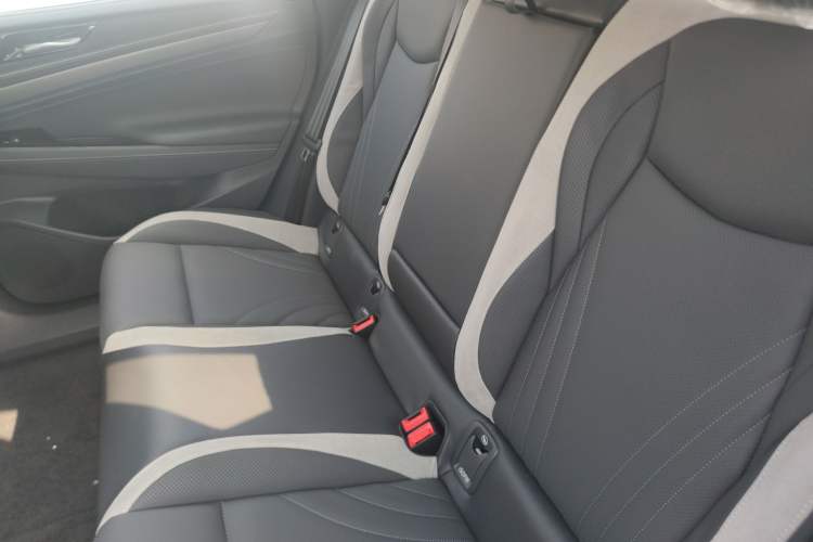 Used Volkswagen ID.7 VIZZION 2024 PRO Model Left Rear Seat