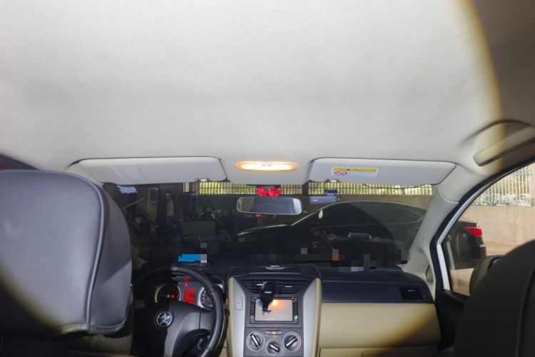 Used Venucia R50 2013 1.6L Manual Fashion Edition