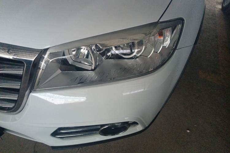 Used Haval H6 2019 Sport Edition 1.5T Automatic Two-Wheel Drive Elite Model China VI Left Front Headlight