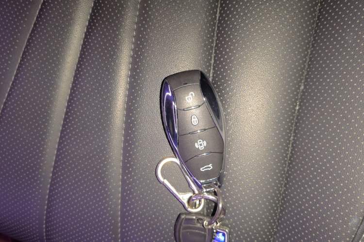 Used Hongqi H5 2023 2.0T Automatic Smart Connect Flagship Edition
