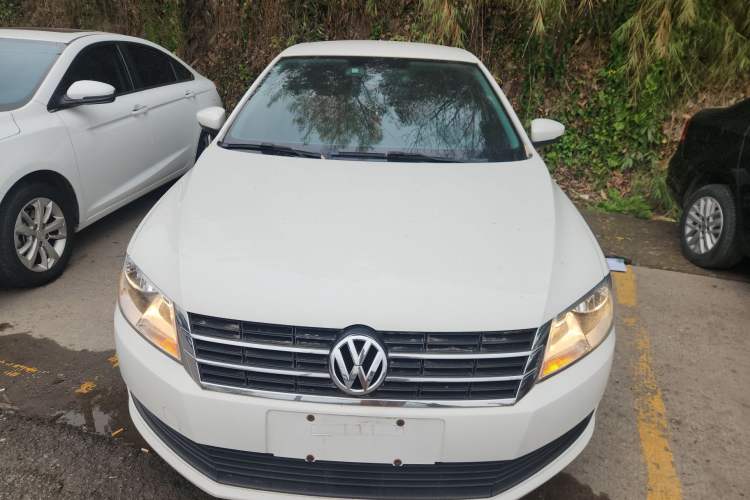 Used Volkswagen Lavida 2017 1.6L Automatic Comfort Edition
