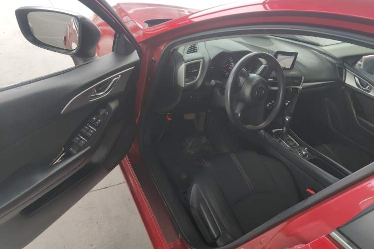 Used Mazda 3 Axela 2017 Sedan 1.5L Automatic Luxury Model Emission Standard China V Driver Seat
