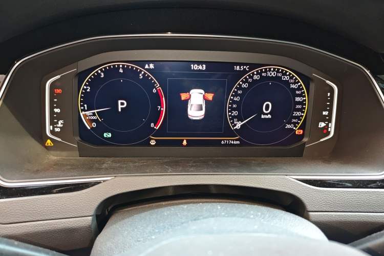 Used Volkswagen Magotan 2020 330TSI DSG Luxury Edition Odometer Close Up