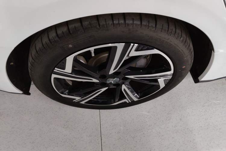 Used Hongqi EH7 2024 640 Pro+ All-Wheel Drive Right Rear Wheel Hub