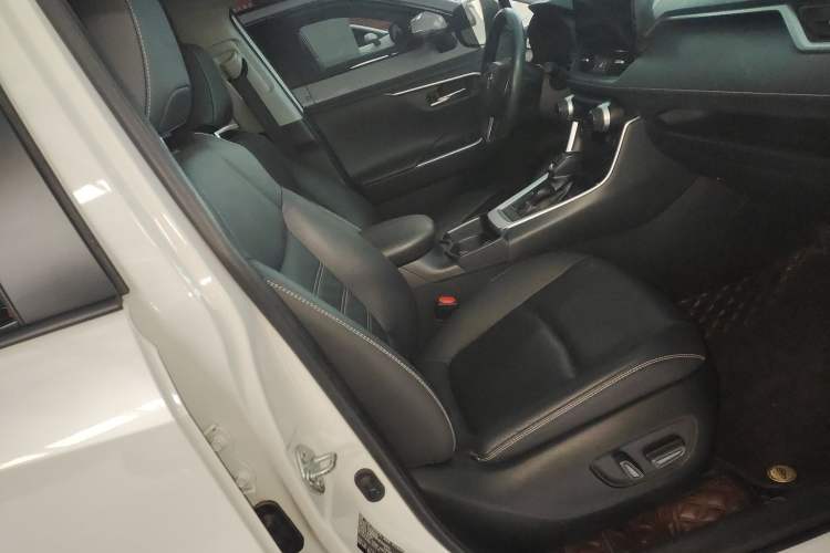 Used Toyota RAV4 2023 2.0L CVT Two-Wheel Drive Fashion Plus Edition