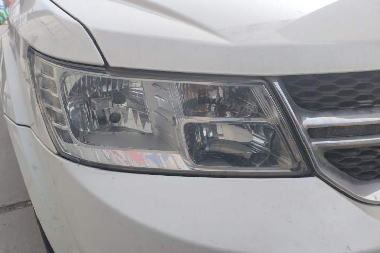 Used Dodge Journey 2013 2.4L Two-Wheel Drive Luxury Version