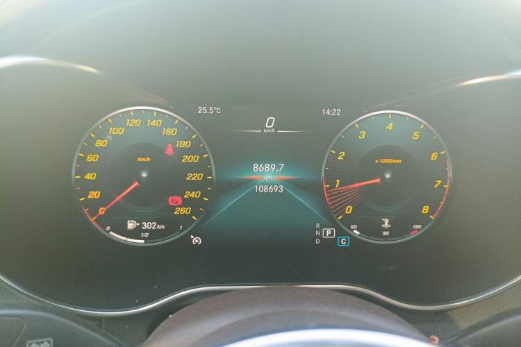 Used Mercedes-Benz GLC 2020 GLC 260 L 4MATIC Luxury Model Instrument Cluster