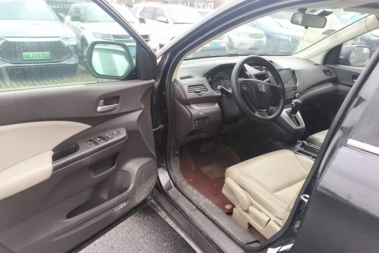 Used Honda CR-V 2012 2.0L two-wheel drive urban version