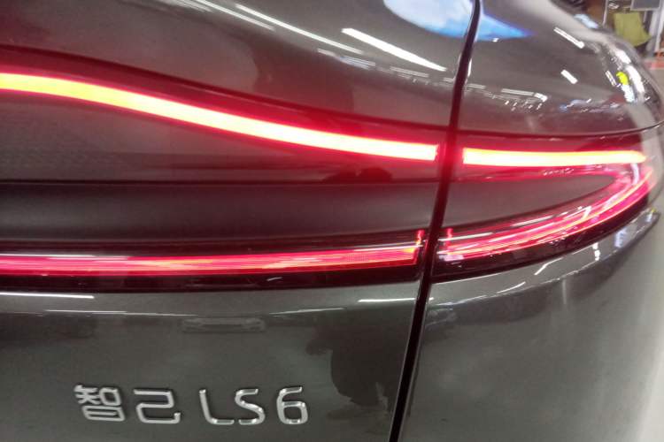 Used IM LS6 2023 Max Standard Edition Right Rear Taillight