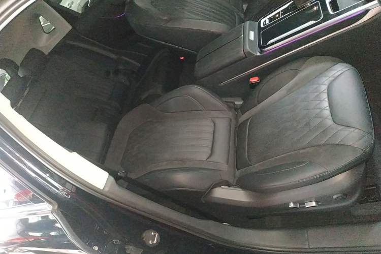 Used Hongqi HS5 2023 2.0T Qixiang Pro Edition Right Front Seat