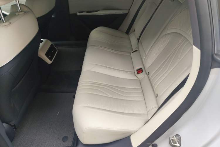 Used Geely Galaxy E8 2024 665 km Range Rear-Drive Starship Long-Range Version