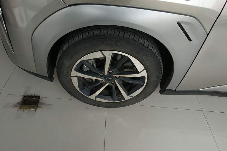 Used AION Y 2023 Plus 510 Smart Edition