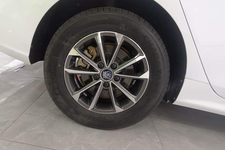 Used BYD Qin PLUS 2023 Champion Edition DM-i 55KM Leading Model Right Rear Wheel Hub