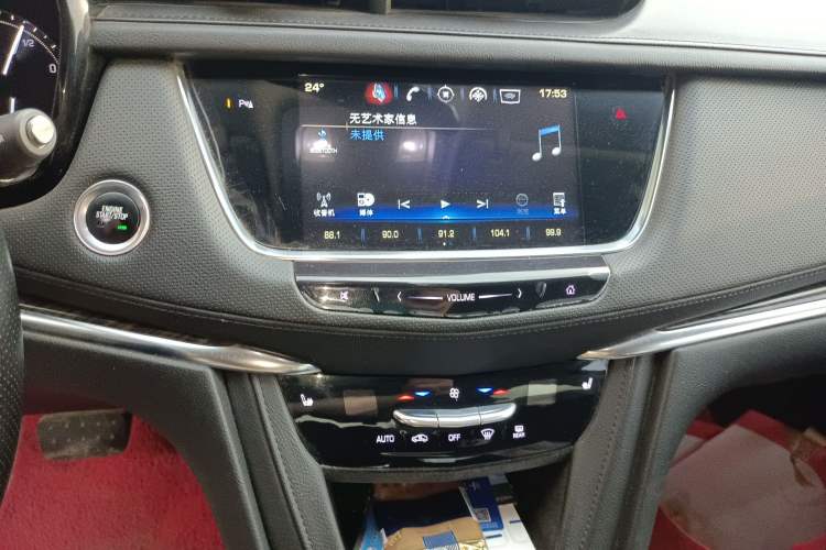 Used Cadillac XT5 2016 28T Four-Wheel Drive Luxury Model Audio And AC Panel