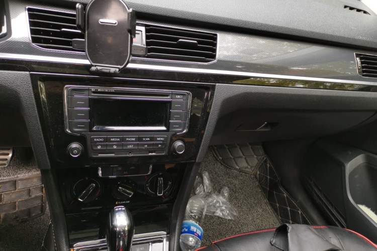 Used Volkswagen C-TREK 2017 230TSI DSG Comfort Version