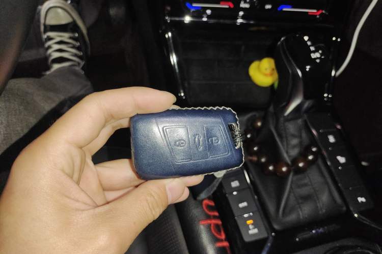 Used Volkswagen Passat New Energy 2020 430 PHEV Hybrid Luxury Edition China VI Standard Vehicle Key