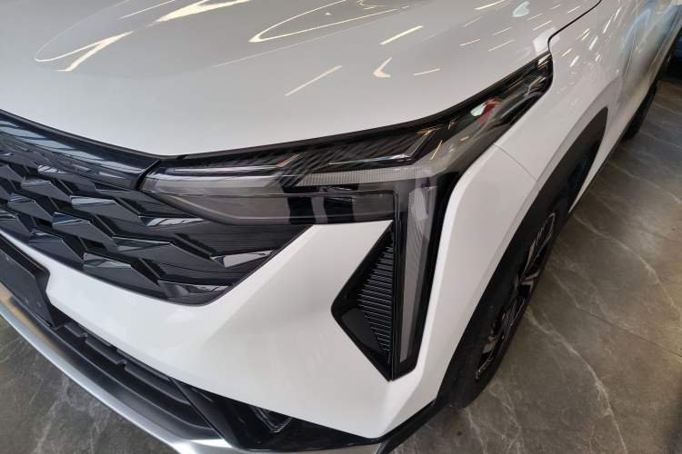 Used Geely Auto Emgrand X7 Sport 2024 1.5TD Smart Connect+