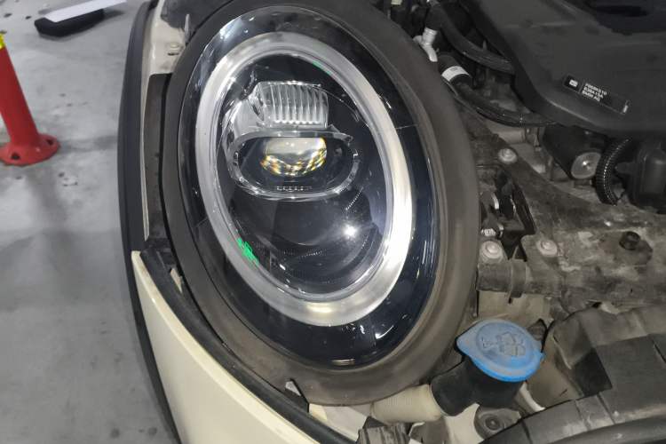 Used MINI 2021 1.5T COOPER Artist Five-Door Edition Right Front Headlight